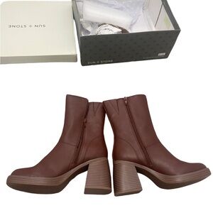 New in Box Womens Sun+stone boots 6.5